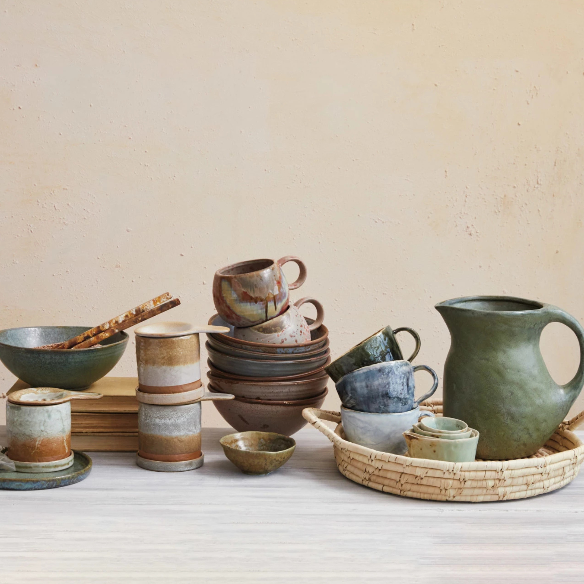 2-1/2 Quart Stoneware Pitcher