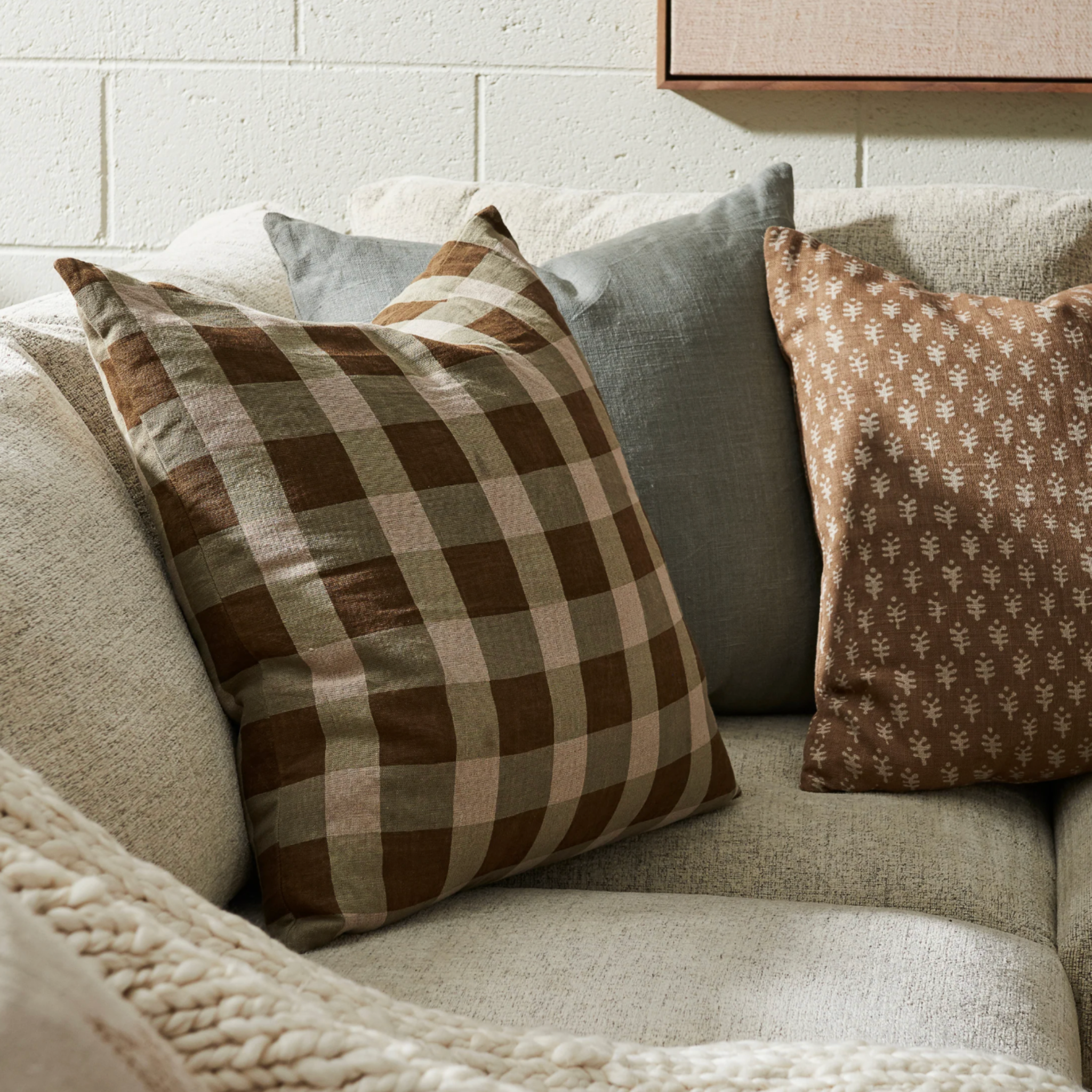 Ezra Mist Pillow 22"x22"