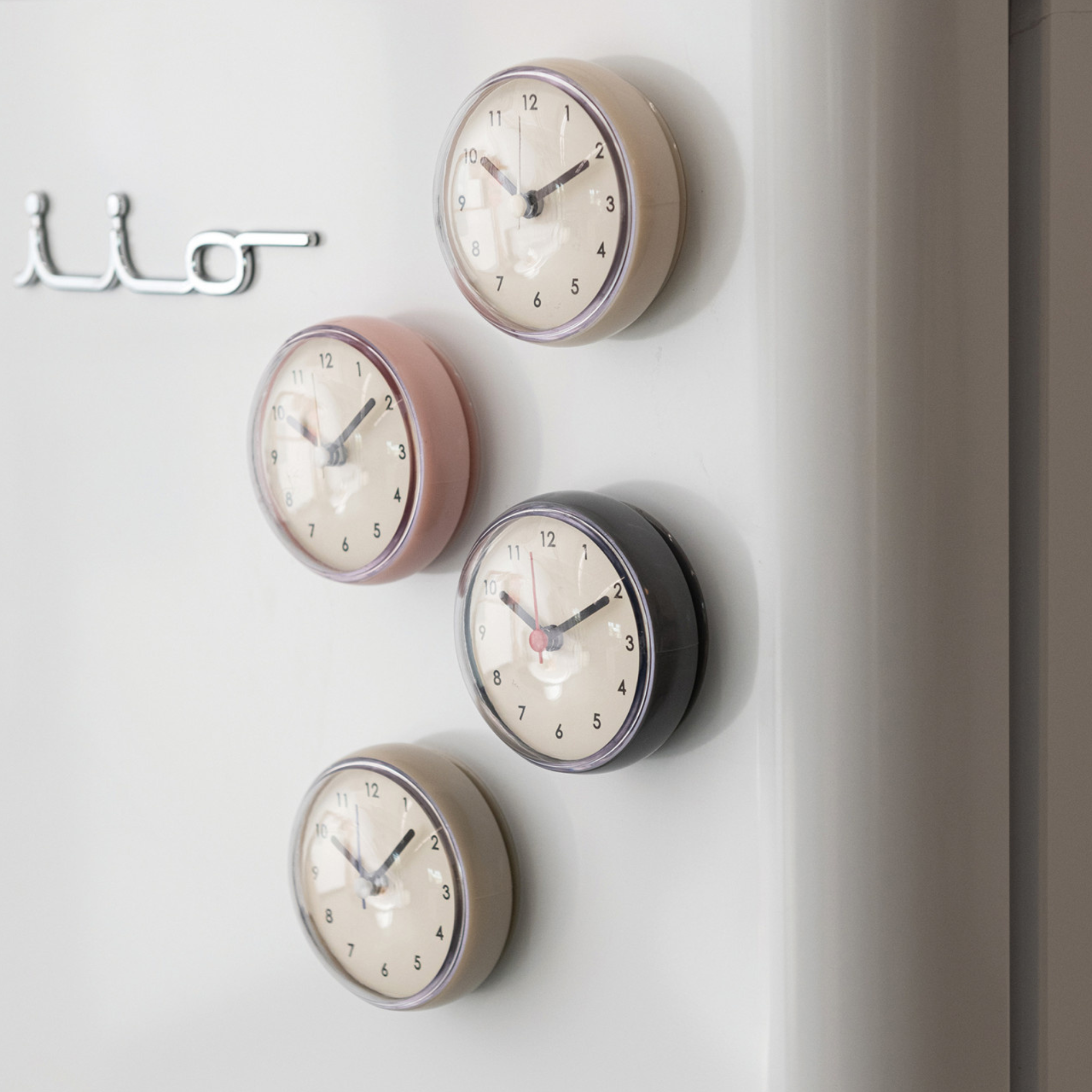 Plastic Clock w/ Suction Cup