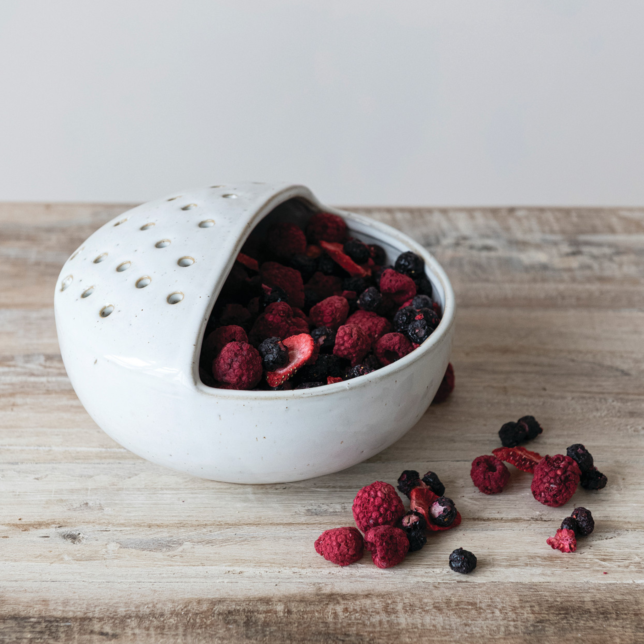 Stoneware Strainer Bowl